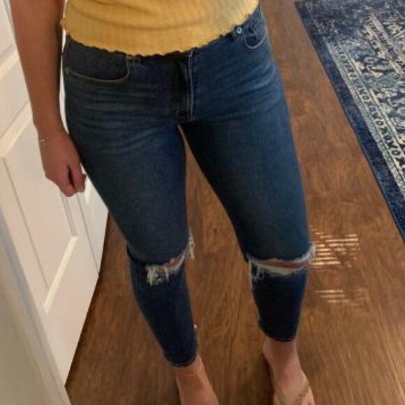 American Eagle - Curvy Mom Jean Stretch 2321 | Size 6 Short | Breezy Blue - Picture 9 of 15